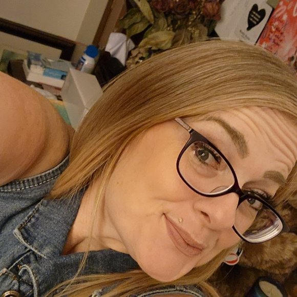 Meet your Posher, Posh - Picture 2 of 2